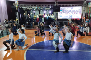 Foto - PREFEITURA DE PEDRINHAS PAULISTA REALIZA FESTA JUNINA DA EMEF PROF. CLÓVIS MANFIO 2025.