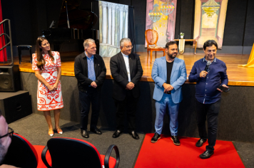 Foto - CINE TEATRO EM PEDRINHAS PAULISTA É PALCO DE ESPETÁCULO DE ÓPERA “NESSUN DORMA”.