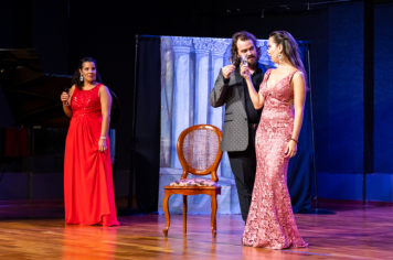Foto - CINE TEATRO EM PEDRINHAS PAULISTA É PALCO DE ESPETÁCULO DE ÓPERA “NESSUN DORMA”.