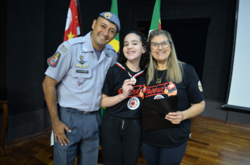 Foto - FORMATURA DO PROERD 2025 EM PEDRINHAS PAULISTA.