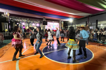 Foto - PREFEITURA DE PEDRINHAS PAULISTA REALIZA FESTA JUNINA DA EMEF PROF. CLÓVIS MANFIO 2025.