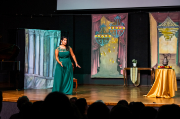 Foto - CINE TEATRO EM PEDRINHAS PAULISTA É PALCO DE ESPETÁCULO DE ÓPERA “NESSUN DORMA”.