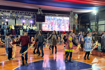 Foto - PREFEITURA DE PEDRINHAS PAULISTA REALIZA FESTA JUNINA DA EMEF PROF. CLÓVIS MANFIO 2025.