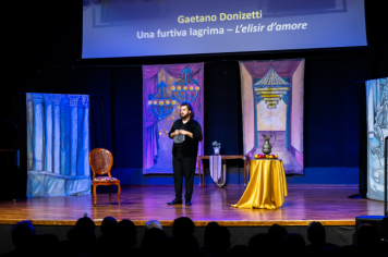 Foto - CINE TEATRO EM PEDRINHAS PAULISTA É PALCO DE ESPETÁCULO DE ÓPERA “NESSUN DORMA”.