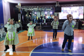 Foto - PREFEITURA DE PEDRINHAS PAULISTA REALIZA FESTA JUNINA DA EMEF PROF. CLÓVIS MANFIO 2025.