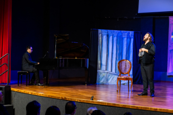 Foto - CINE TEATRO EM PEDRINHAS PAULISTA É PALCO DE ESPETÁCULO DE ÓPERA “NESSUN DORMA”.