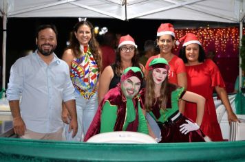 Foto - PROMOVE CANTATA DE NATAL E ENTREGA DE BRINQUEDOS COM A CHEGADA DO PAPAI NOEL