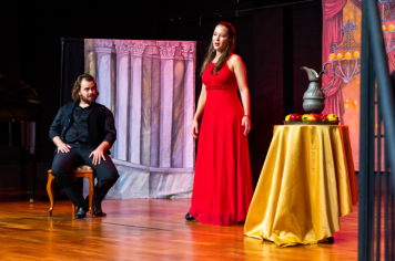 Foto - CINE TEATRO EM PEDRINHAS PAULISTA É PALCO DE ESPETÁCULO DE ÓPERA “NESSUN DORMA”.