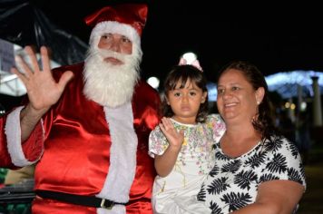 Foto - PROMOVE CANTATA DE NATAL E ENTREGA DE BRINQUEDOS COM A CHEGADA DO PAPAI NOEL