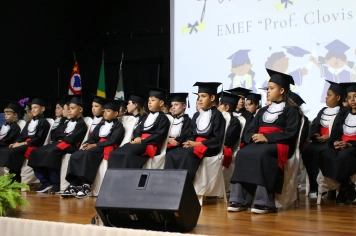 Foto - FORMATURA 5ª ANO EMEF. PROF. CLOVIS MANFIO 2025.