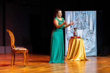 Foto - CINE TEATRO EM PEDRINHAS PAULISTA É PALCO DE ESPETÁCULO DE ÓPERA “NESSUN DORMA”.