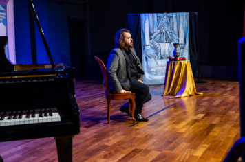 Foto - CINE TEATRO EM PEDRINHAS PAULISTA É PALCO DE ESPETÁCULO DE ÓPERA “NESSUN DORMA”.