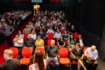 Foto - CINE TEATRO EM PEDRINHAS PAULISTA É PALCO DE ESPETÁCULO DE ÓPERA “NESSUN DORMA”.