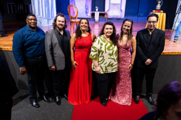 Foto - CINE TEATRO EM PEDRINHAS PAULISTA É PALCO DE ESPETÁCULO DE ÓPERA “NESSUN DORMA”.