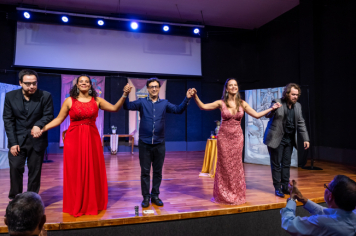 Foto - CINE TEATRO EM PEDRINHAS PAULISTA É PALCO DE ESPETÁCULO DE ÓPERA “NESSUN DORMA”.