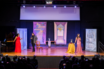Foto - CINE TEATRO EM PEDRINHAS PAULISTA É PALCO DE ESPETÁCULO DE ÓPERA “NESSUN DORMA”.
