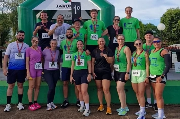 EQUIPE PEDRINHAS RUNNERS RECEBE PREMIAÇÃO GERAL DE EQUIPE E TROFÉUS POR CATEGORIA.