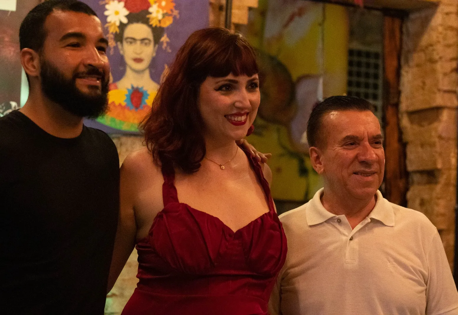 REPRESENTANTES DE PEDRINHAS PRESTIGIAM LANÇAMENTO DE LIVRO BASEADO NO MUNICIPIO