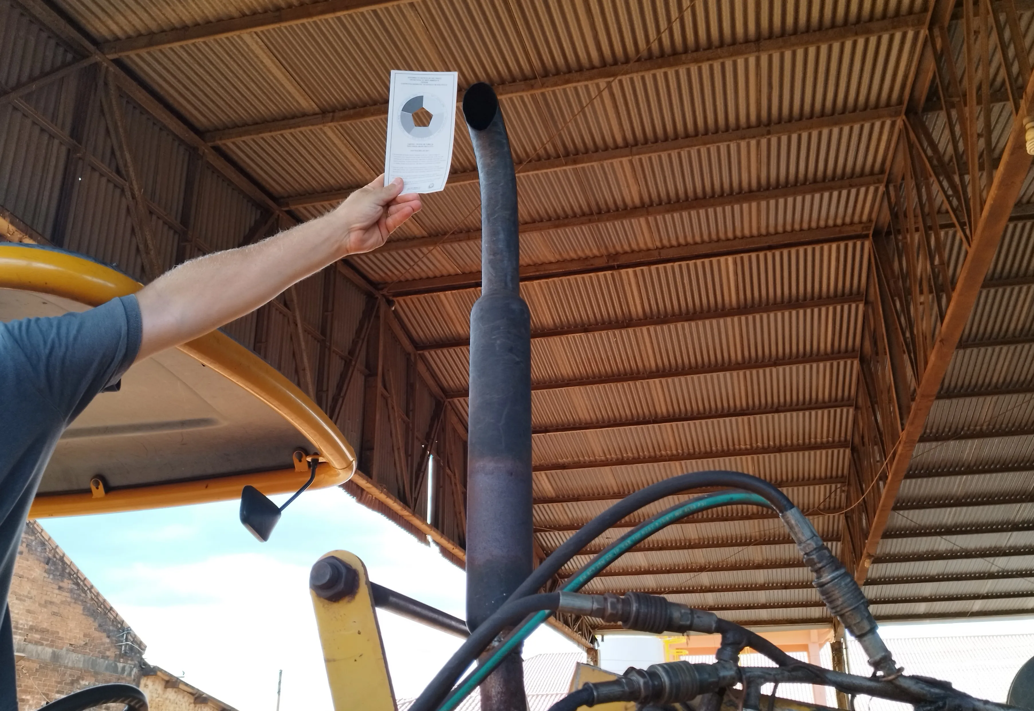 PREFEITURA MUNICIPAL REALIZA MONITORAMENTO DE EMISSÃO DE POLUENTES EM VEÍCULOS DA FROTA MUNICIPAL.