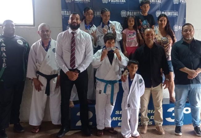 KARATECAS PEDRINHENSES SE DESTACAM NA 5ª COPA REGIONAL DE KARATE E KOBUDO.
