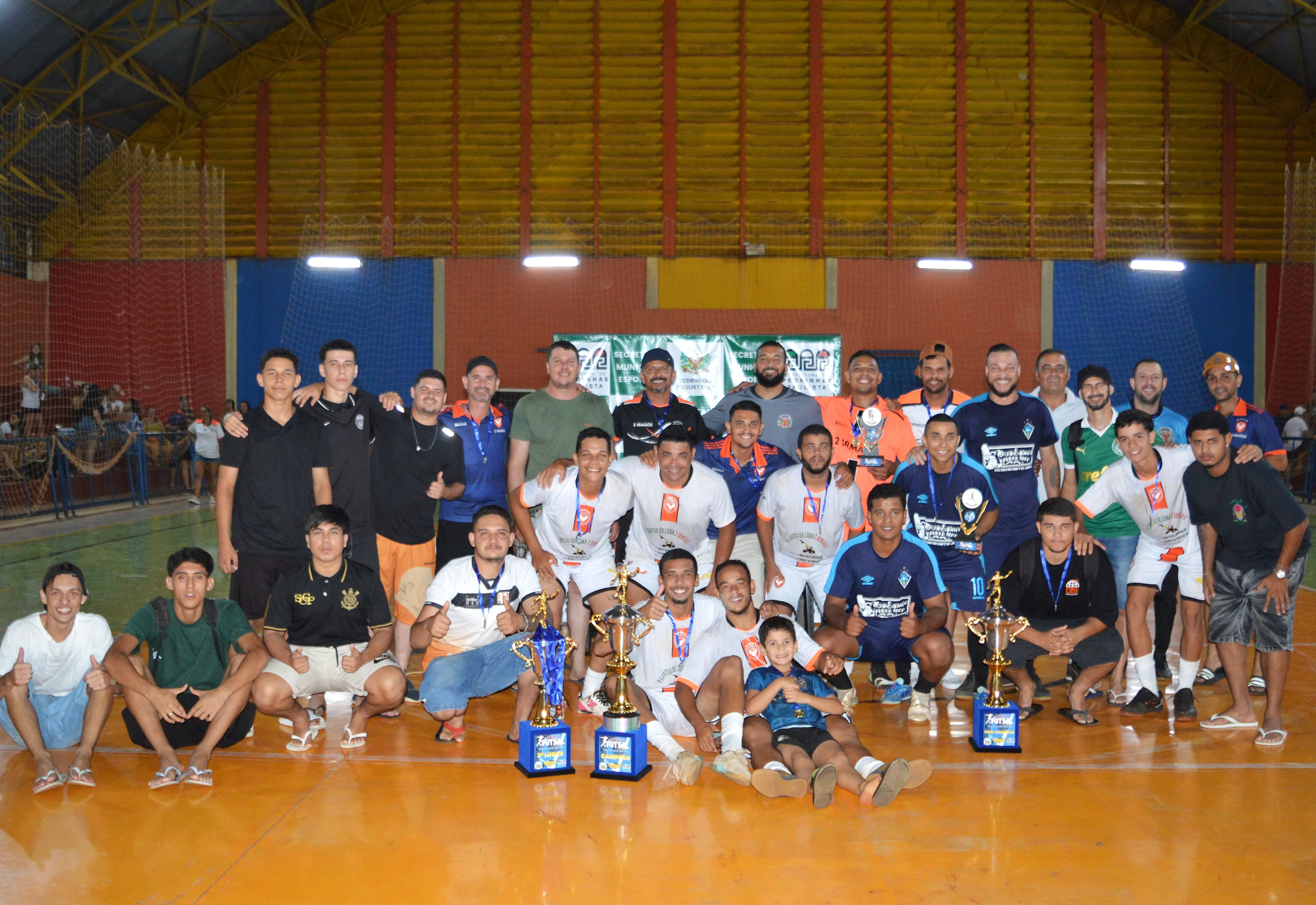 CHÁCARA 2 IRMÃOS É CAMPEÃ DO CAMPEONATO INTERMUNICIPAL DE FUTSAL.