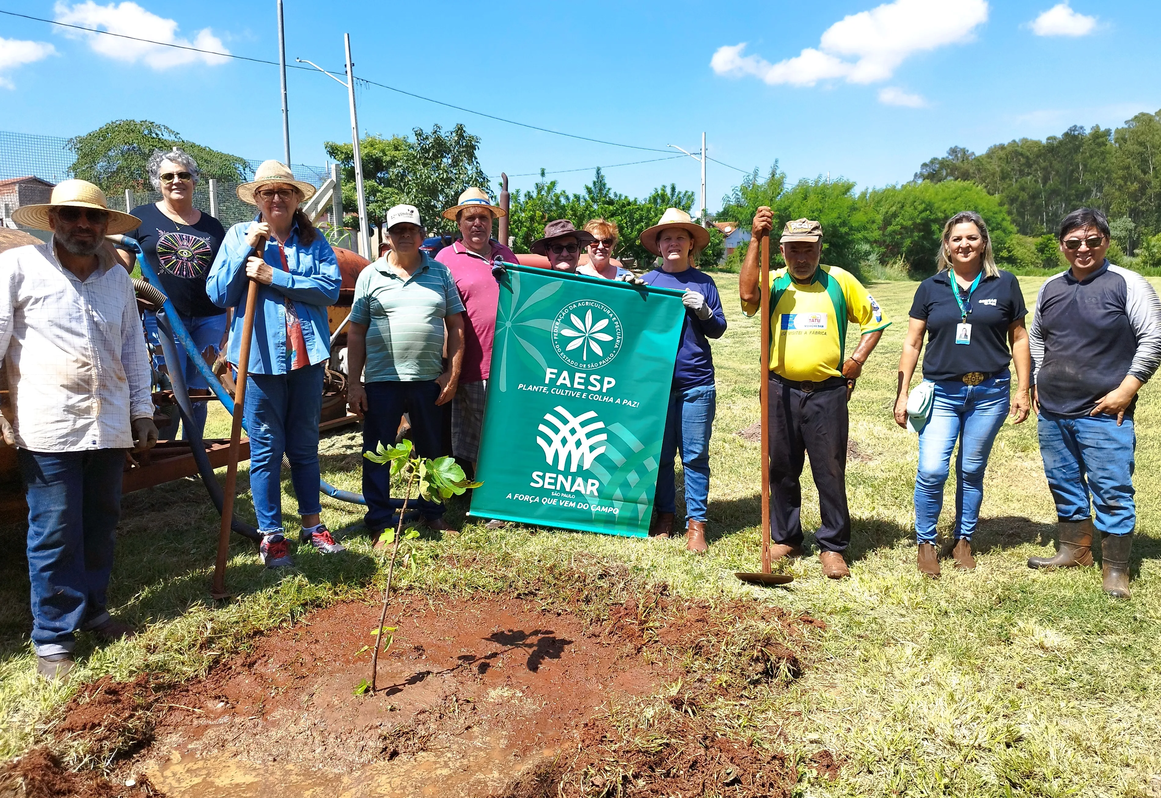 CAPACITAÇÃO EM FRUTICULTURA É REALIZADA EM PEDRINHAS PAULISTA.