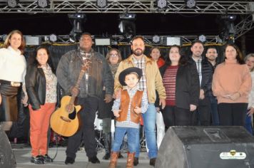 Foto - PREFEITURA MUNICIPAL REALIZA FESTA JUNINA DA ESCOLA CLOVIS MANFIO 2023.