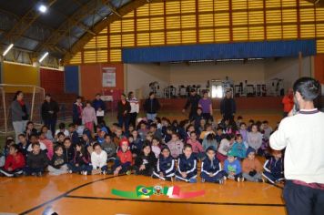 Foto - 1ª COLONIA DE FÉRIAS PROMOVIDA PELA PREFEITURA MUNICIPAL É UM SUCESSO EM PEDRINHAS PAULISTA COM MAIS DE 100 ATIVIDADES RECREATIVAS.