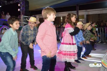 Foto - PREFEITURA MUNICIPAL REALIZA FESTA JUNINA DA ESCOLA CLOVIS MANFIO 2023.