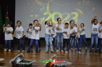 Foto - FORMATURA DOS ALUNOS DA EMEI. FRANCESCO ROMANO.