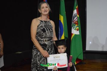 Foto - FORMATURA DOS ALUNOS DA EMEI. FRANCESCO ROMANO.