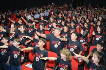 Foto - FORMATURA DO PROERD 2024 EM PEDRINHAS PAULISTA. 