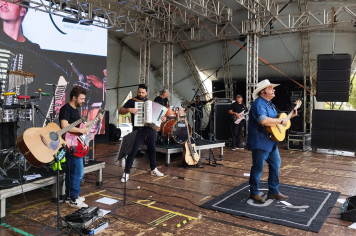 Foto - PEDRINHAS PAULISTA CELEBRA SEUS 73 ANOS.