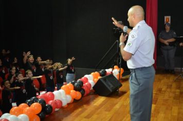 Foto - FORMATURA DO PROERD 2024 EM PEDRINHAS PAULISTA. 