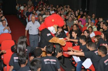 Foto - FORMATURA DO PROERD 2024 EM PEDRINHAS PAULISTA. 