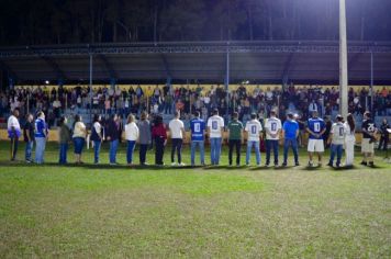 Foto - PREFEITURA COMEMORA A ILUMINAÇÃO DO ESTADIO MUNICIPAL COM O 1º JOGO DAS ESTRELAS.