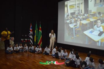 Foto - FORMATURA DOS ALUNOS DA EMEI. FRANCESCO ROMANO.