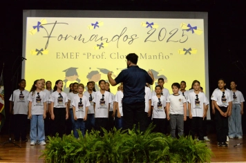 Foto - FORMATURA 5ª ANO EMEF. PROF. CLOVIS MANFIO 2025.