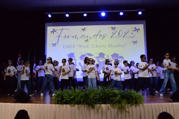 Foto - FORMATURA 5ª ANO EMEF. PROF. CLOVIS MANFIO 2025.