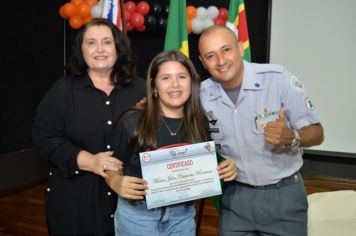 Foto - FORMATURA DO PROERD 2024 EM PEDRINHAS PAULISTA. 