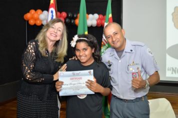 Foto - FORMATURA DO PROERD 2024 EM PEDRINHAS PAULISTA. 