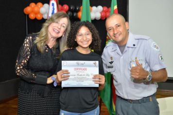 Foto - FORMATURA DO PROERD 2024 EM PEDRINHAS PAULISTA. 