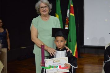 Foto - FORMATURA DOS ALUNOS DA EMEI. FRANCESCO ROMANO.