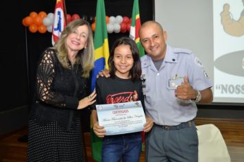 Foto - FORMATURA DO PROERD 2024 EM PEDRINHAS PAULISTA. 