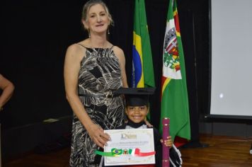 Foto - FORMATURA DOS ALUNOS DA EMEI. FRANCESCO ROMANO.