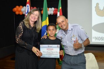 Foto - FORMATURA DO PROERD 2024 EM PEDRINHAS PAULISTA. 