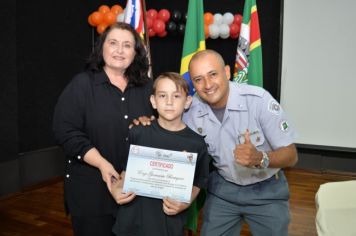 Foto - FORMATURA DO PROERD 2024 EM PEDRINHAS PAULISTA. 