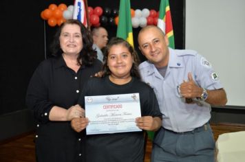 Foto - FORMATURA DO PROERD 2024 EM PEDRINHAS PAULISTA. 