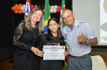 Foto - FORMATURA DO PROERD 2024 EM PEDRINHAS PAULISTA. 