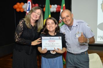 Foto - FORMATURA DO PROERD 2024 EM PEDRINHAS PAULISTA. 